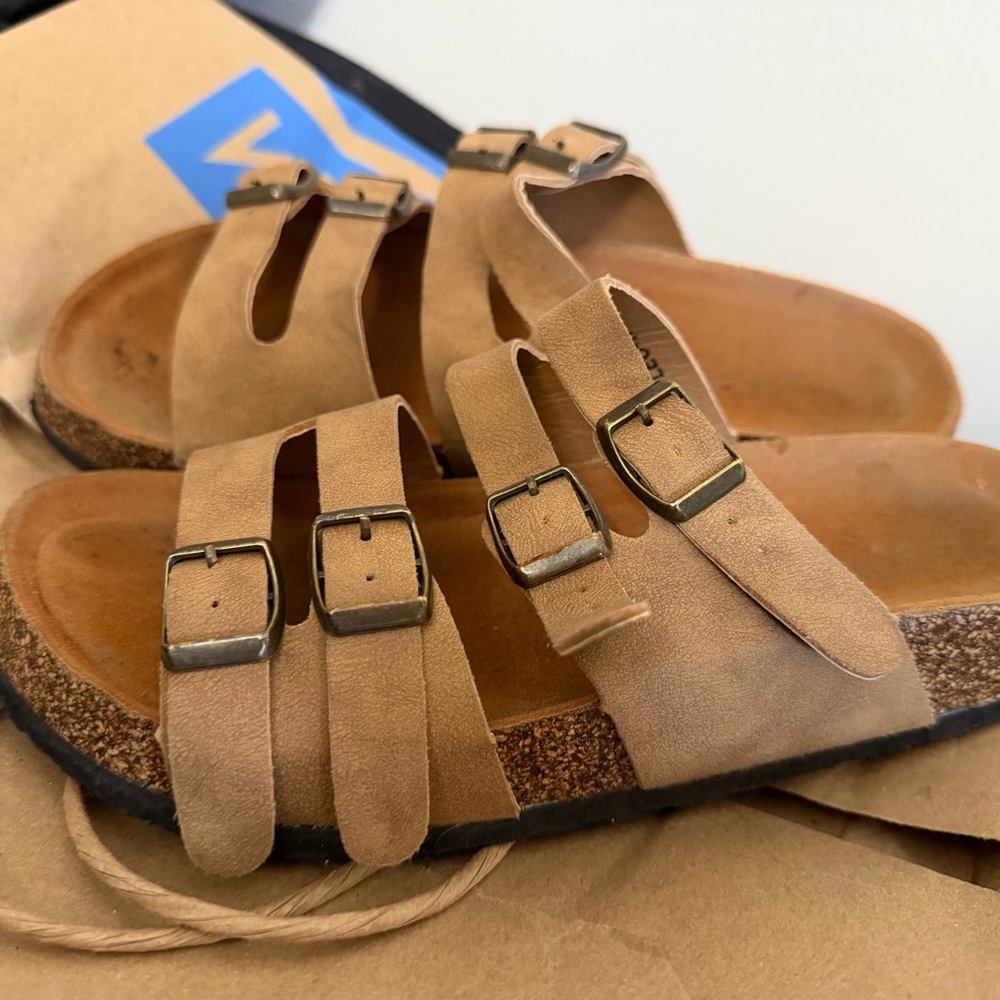 Women’s Tan Sandals